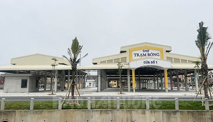 Chợ Trạm Bóng là công trình tài trợ của Công ty CP Tập đoàn Thành Công cho xã Quang Minh